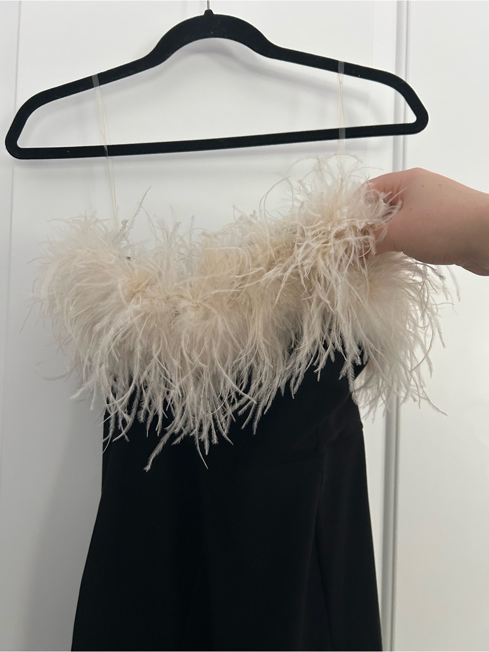 House of CB Sarai Strapless Feather Dress with Thigh Slit - Picture 4 of 11